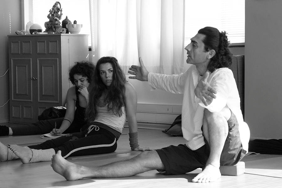 Εκπαίδευση Δασκάλων Yoga 300 ωρών - RYS-300 Θεωρητική Εμβάθυνση