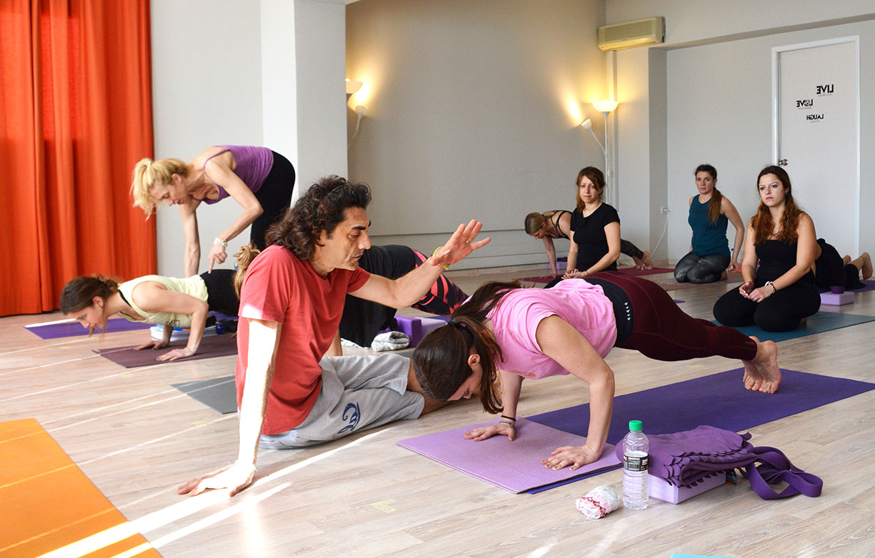 Μαθήματα Yoga & Εκπαίδευση Δασκάλων Yoga στο Ayama Yoga House Online & Live