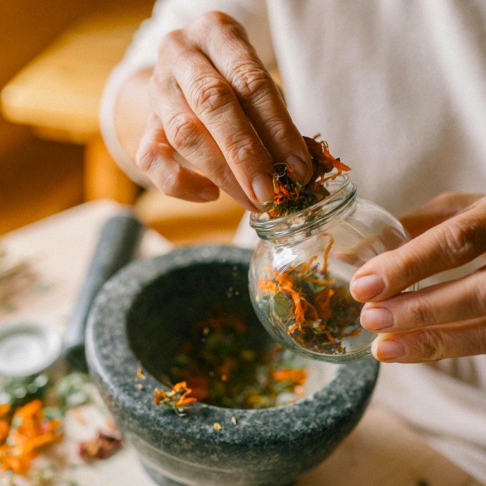 Το Σπιτικό Φαρμακείο με την Κωνσταντίνα Λίτσα, Βοτανολόγος & Βοτανοθεραπεύτρια