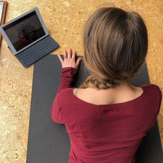Εκπαίδευση Δασκάλων Yoga 250 ΩΡΕΣ - Online training & Live 